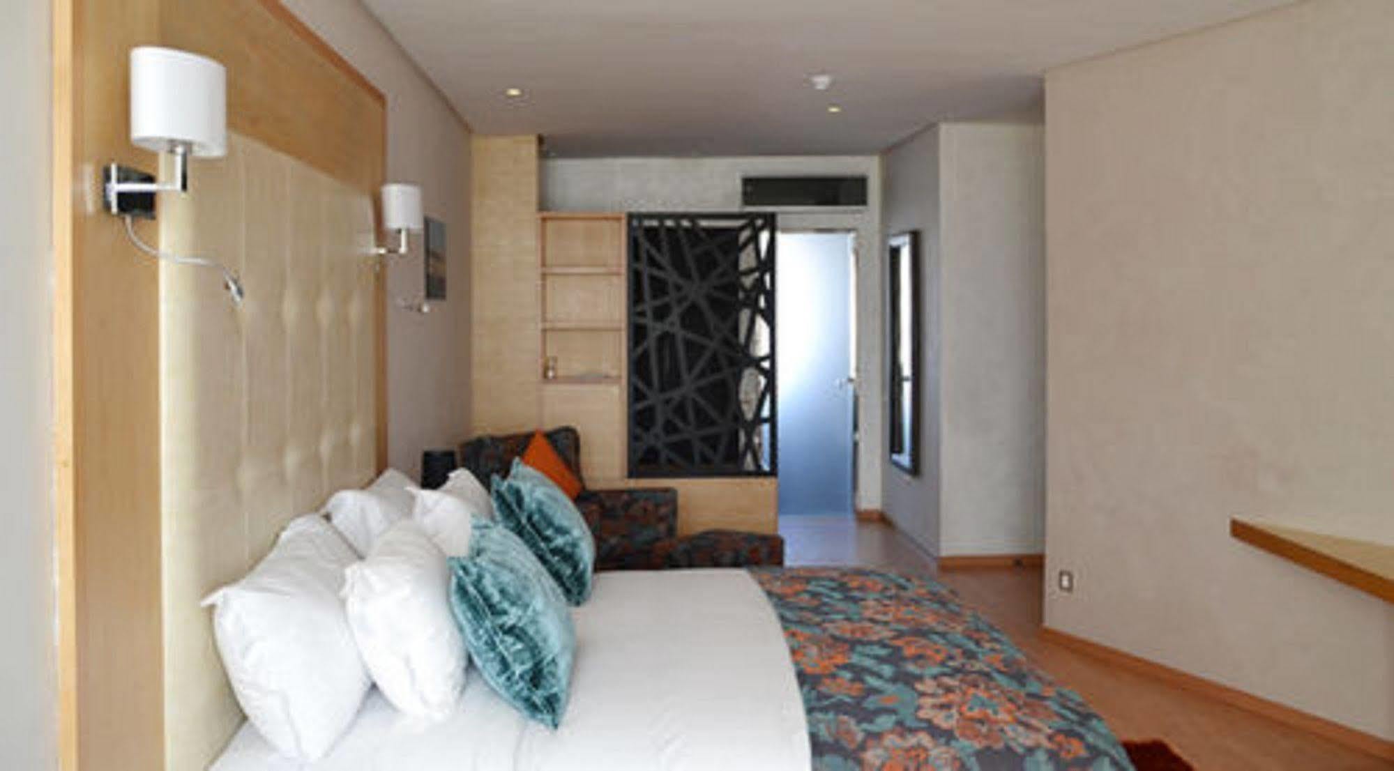 Le 135 Hôtel Casablanca Exterior foto