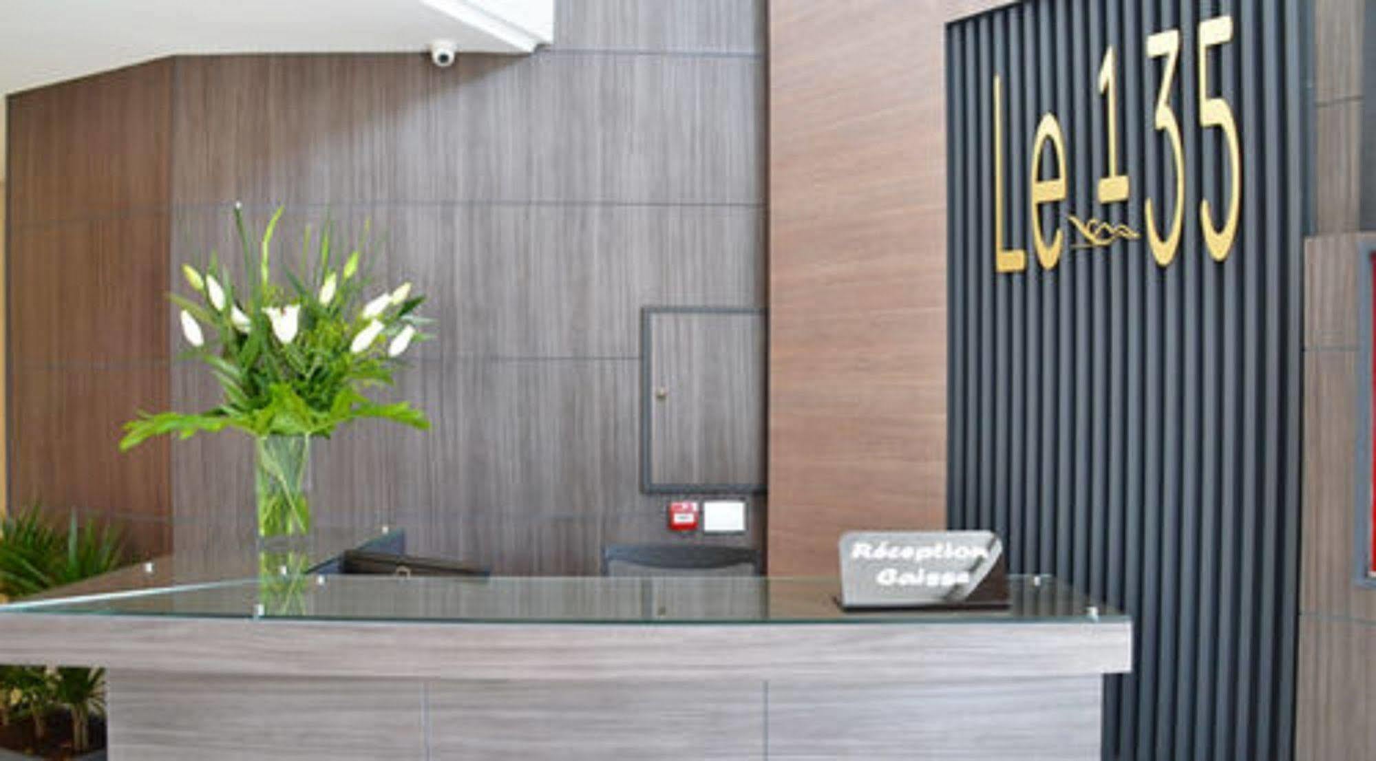 Le 135 Hôtel Casablanca Exterior foto